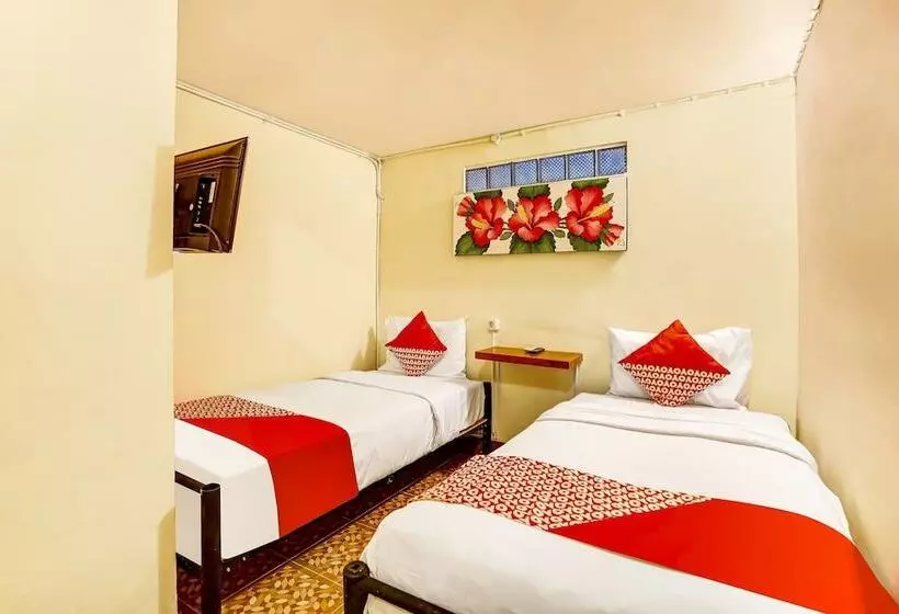 ホテル Kost Sofie Syariah By Oyo Rooms