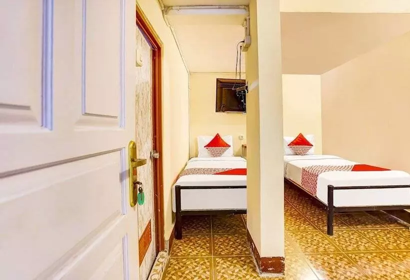 ホテル Kost Sofie Syariah By Oyo Rooms