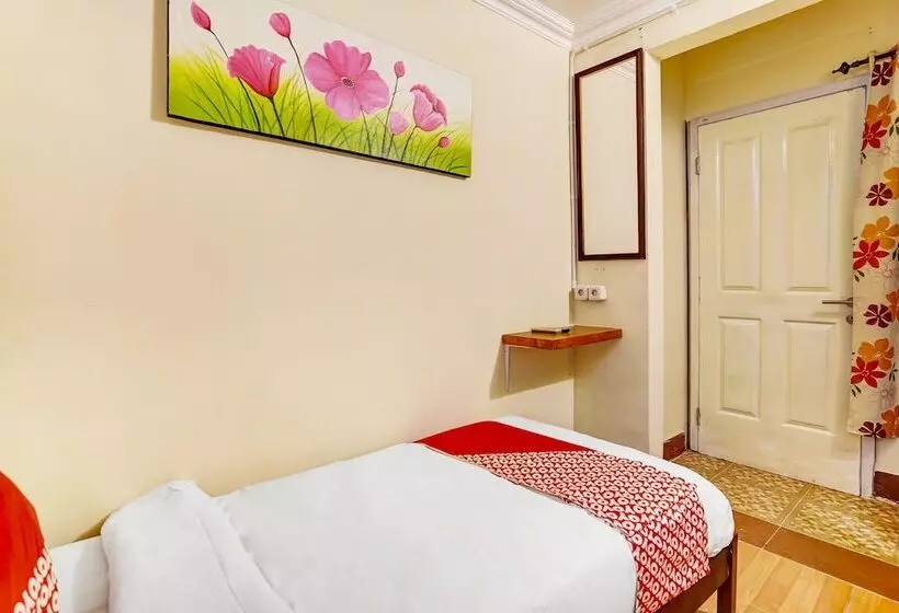 ホテル Kost Sofie Syariah By Oyo Rooms