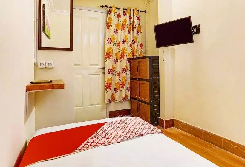 ホテル Kost Sofie Syariah By Oyo Rooms