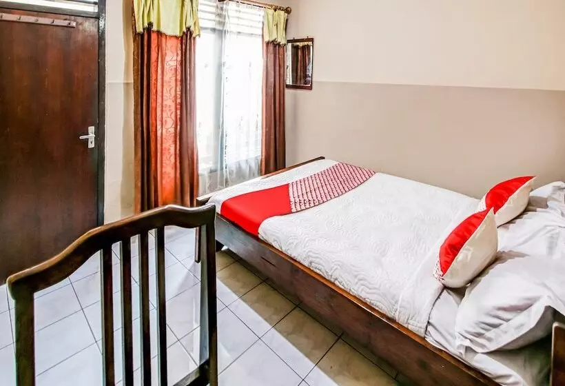 ホテル Oyo 91053 Desa Wisata Gilimanuk