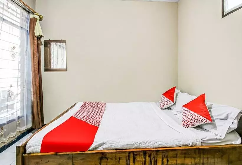 ホテル Oyo 91053 Desa Wisata Gilimanuk