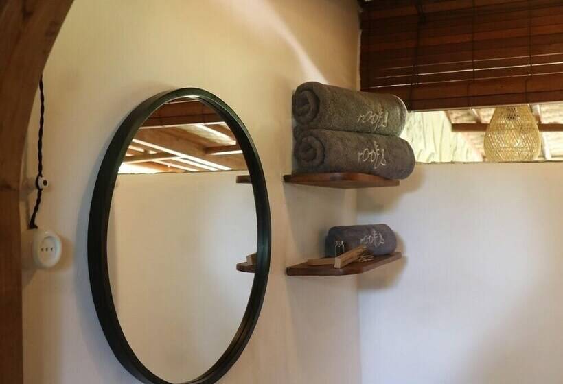 酒店 Roots Tree House