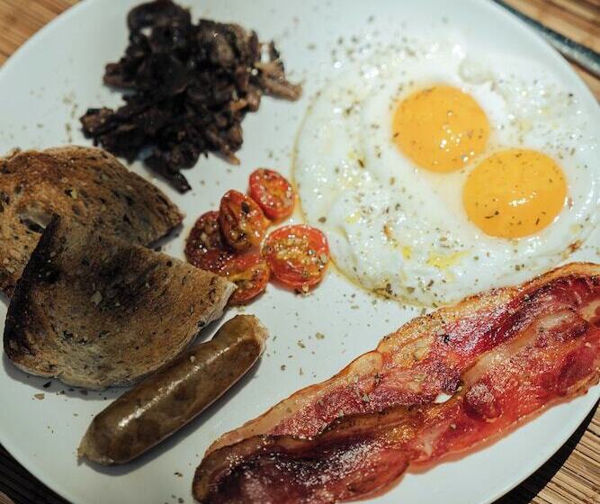 酒店 Roots Tree House