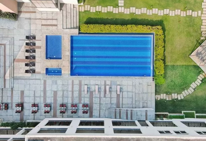 Hotelli Spree Resort At Century Wintersun