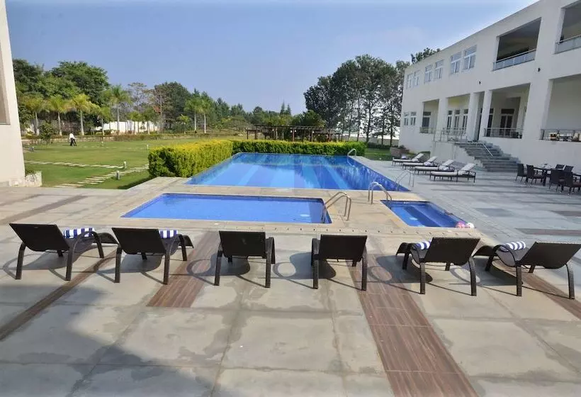 Hotelli Spree Resort At Century Wintersun