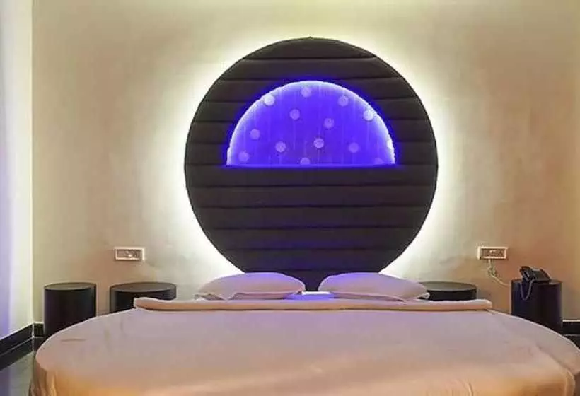 Fabhotel Prime The Hindustan Residency
