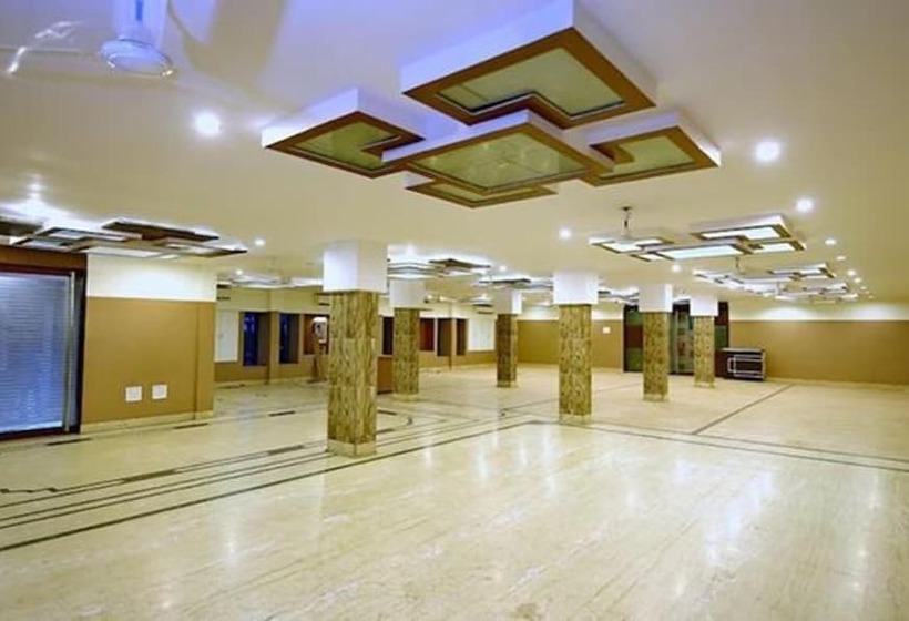 Fabhotel Prime The Hindustan Residency