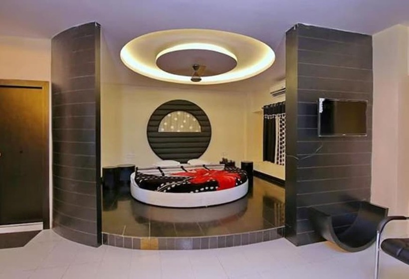 Fabhotel Prime The Hindustan Residency