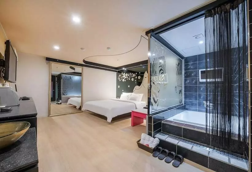 مُتل Gyeongju J Boutique