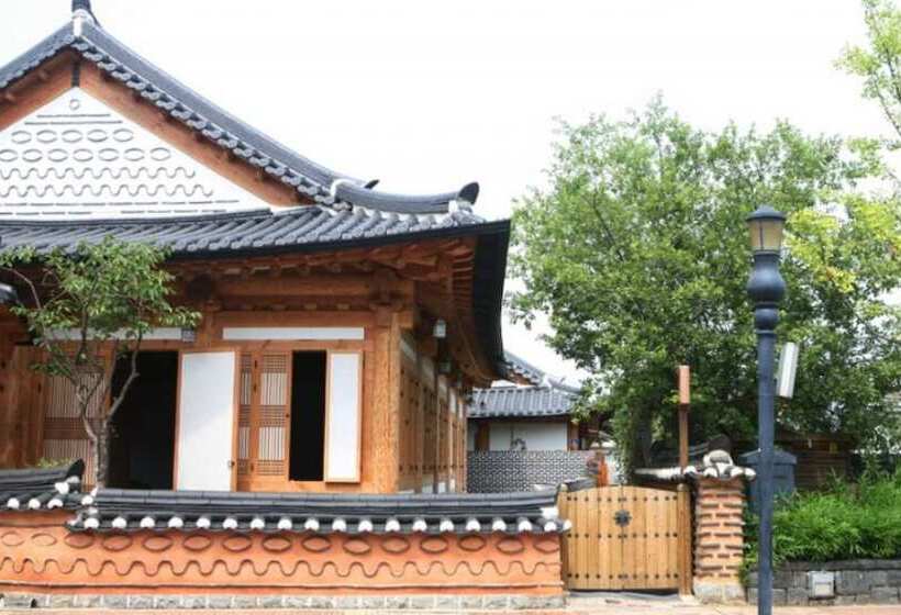 Jeonju Sarangnamoo Pension