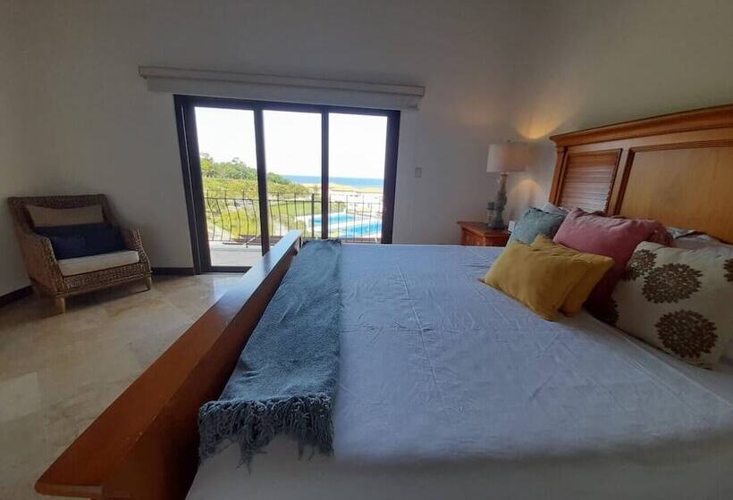 استراحتگاه Pristine Bay Villas