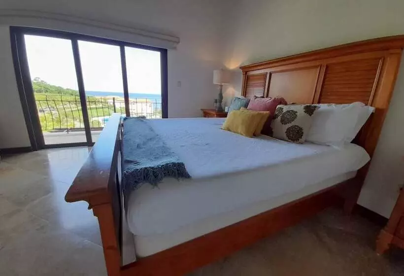 استراحتگاه Pristine Bay Villas