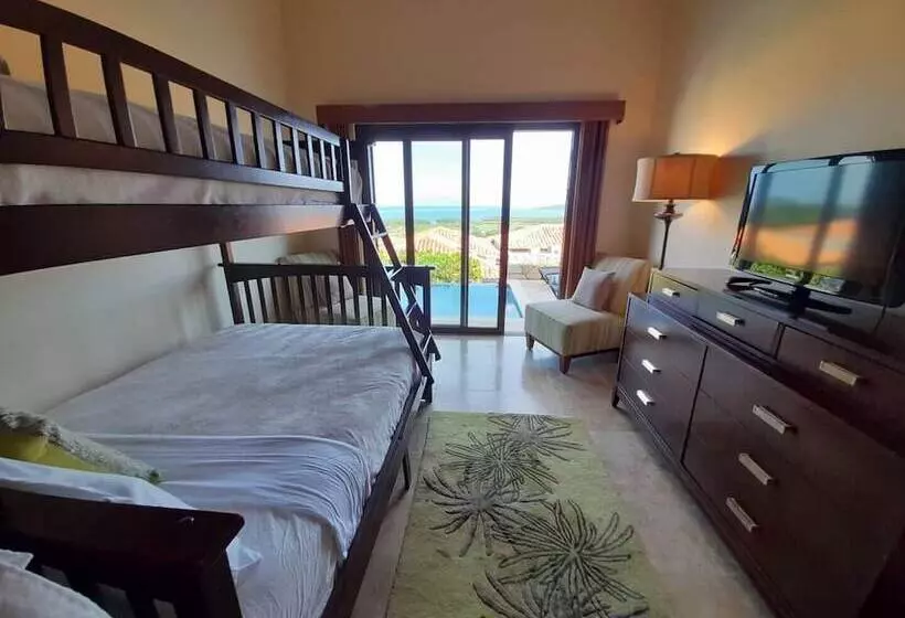 استراحتگاه Pristine Bay Villas