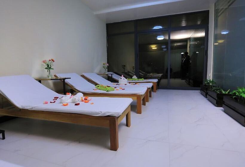 Triple E Hotel And Spa