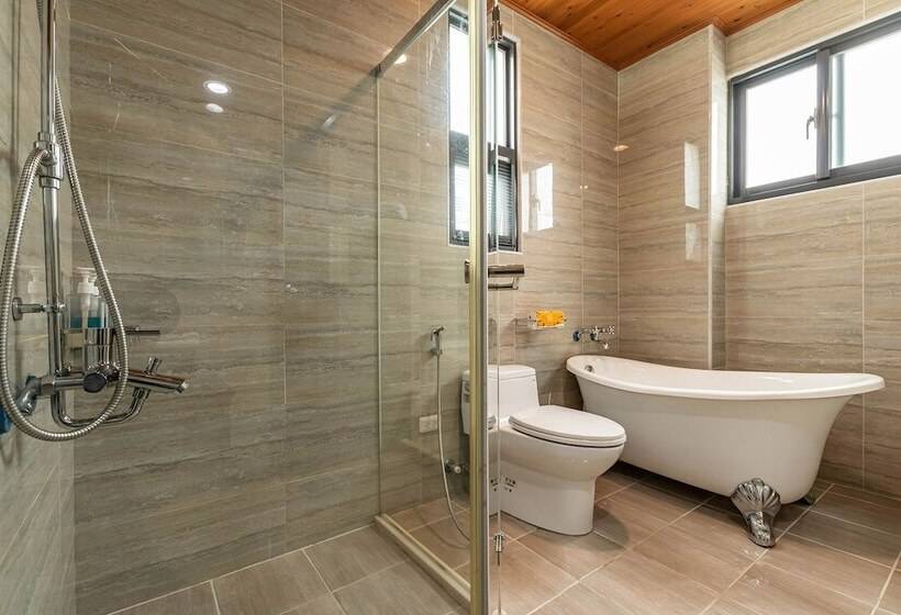 تختخواب و صبحانه Memories