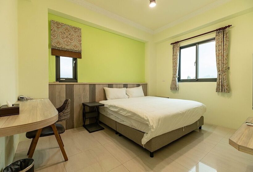 تختخواب و صبحانه Memories