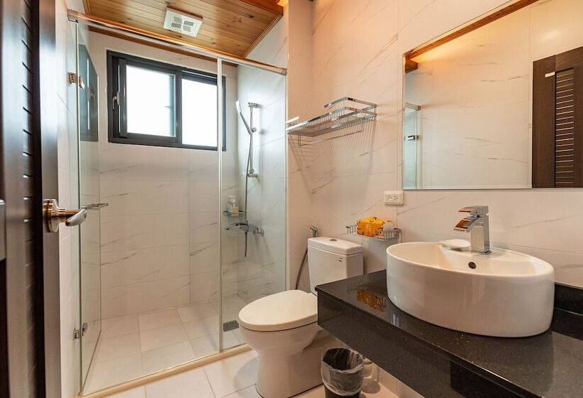 تختخواب و صبحانه Memories