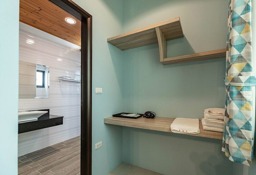 تختخواب و صبحانه Memories