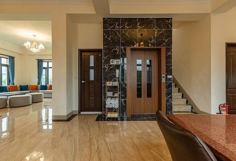 تختخواب و صبحانه Memories