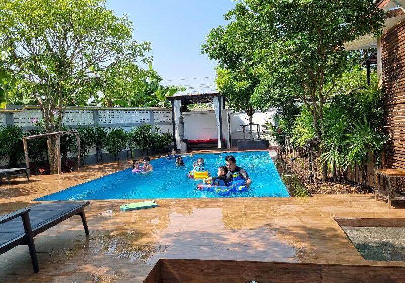 Hotel Baan Nern Khao Resort Pattaya