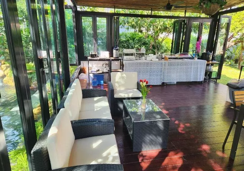 Hotelli Baan Nern Khao Resort Pattaya