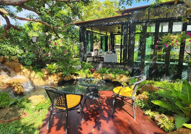 Hotel Baan Nern Khao Resort Pattaya