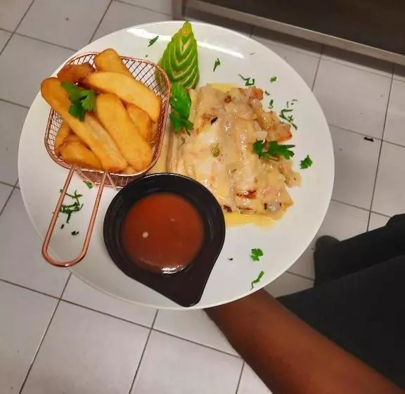 هتل Chalets Chomoni