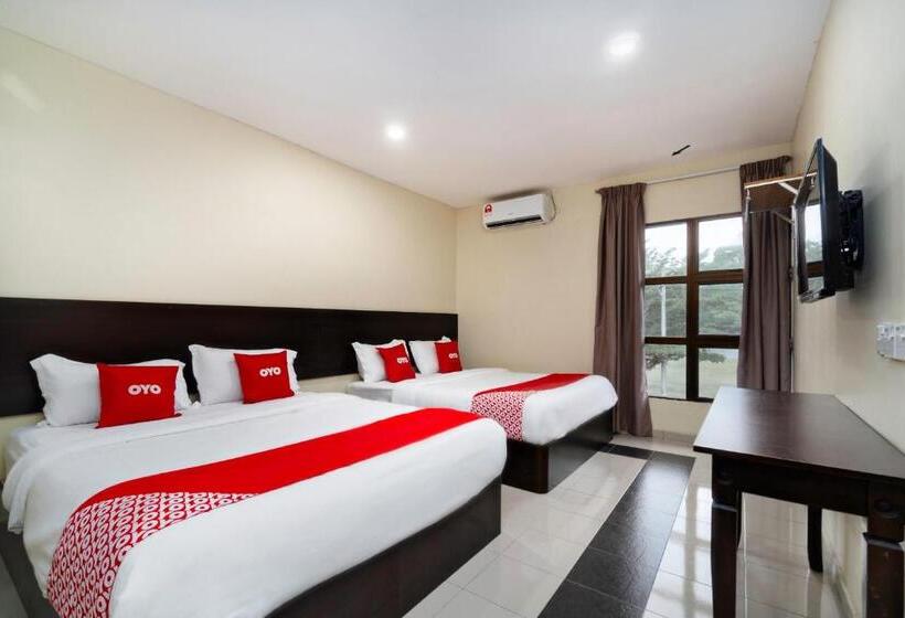 Отель Oyo 89960 Manjung Inn