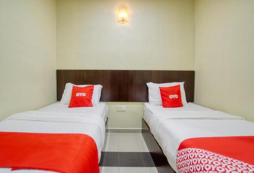 Отель Oyo 89960 Manjung Inn