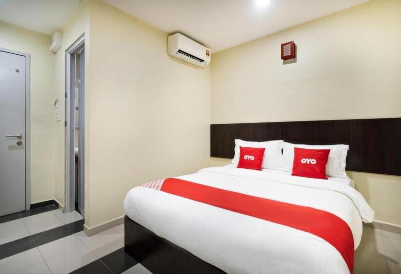 Отель Oyo 89960 Manjung Inn