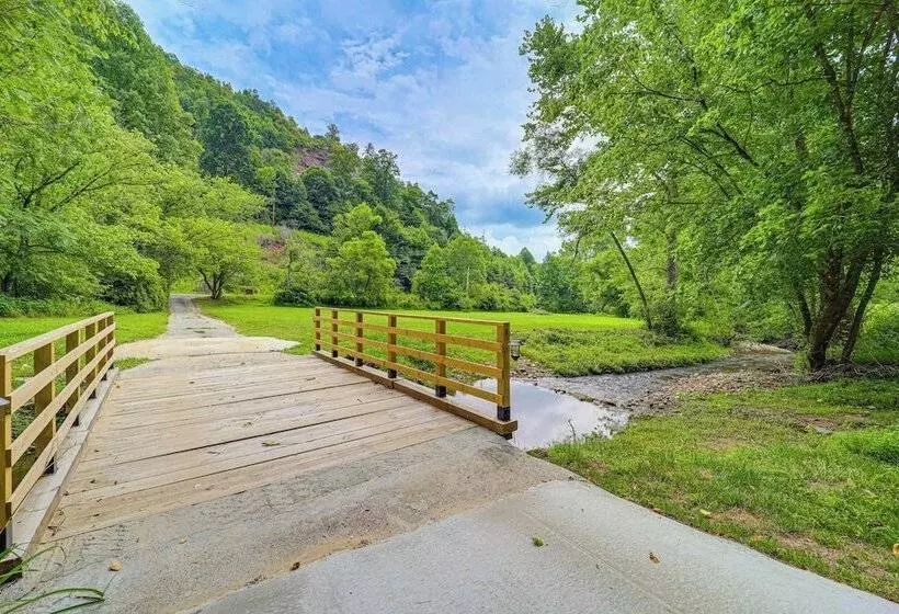 24 Acre Cottage W/ Hot Tub ~ 10 Mi To Blowing Rock