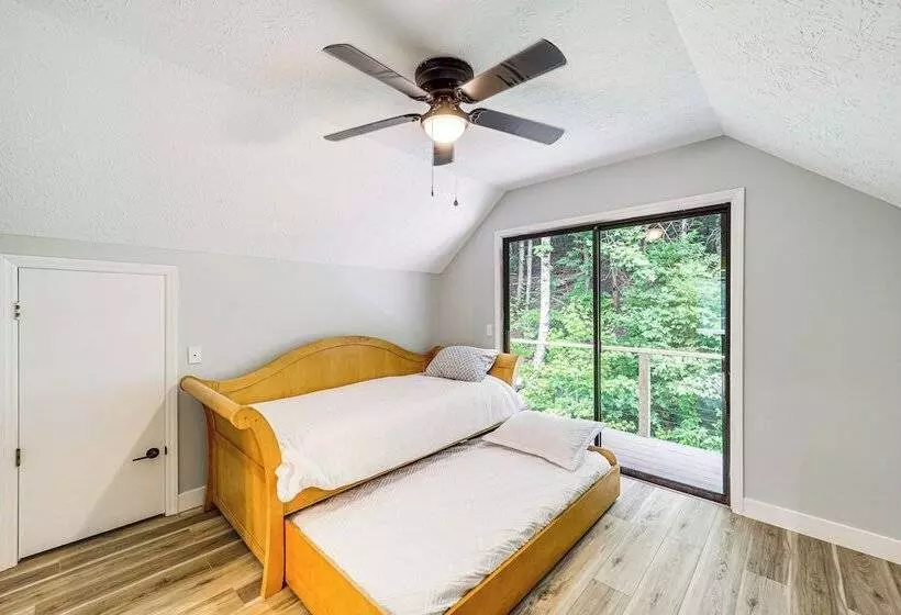 24 Acre Cottage W/ Hot Tub ~ 10 Mi To Blowing Rock