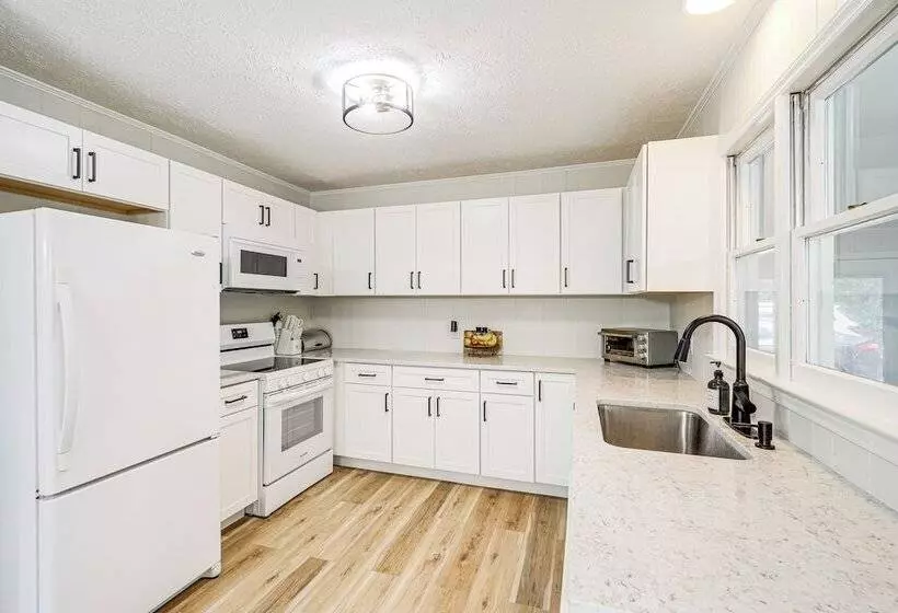 24 Acre Cottage W/ Hot Tub ~ 10 Mi To Blowing Rock