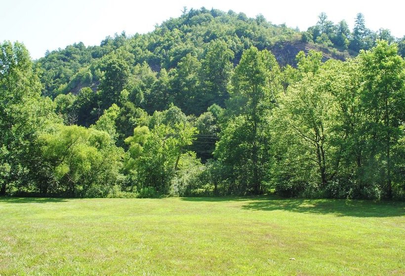 24 Acre Cottage W/ Hot Tub ~ 10 Mi To Blowing Rock