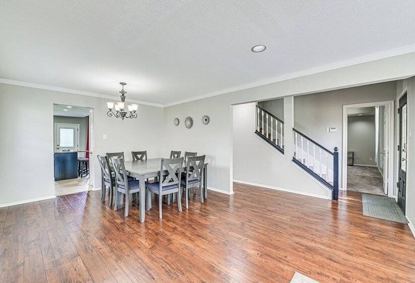 10 Mi To Lake Lewisville: Carrollton Home W/ Pool