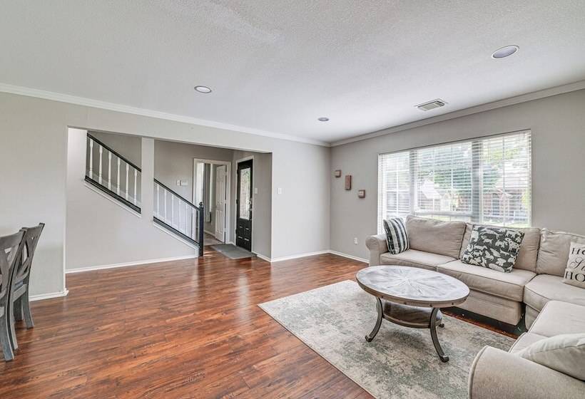 10 Mi To Lake Lewisville: Carrollton Home W/ Pool