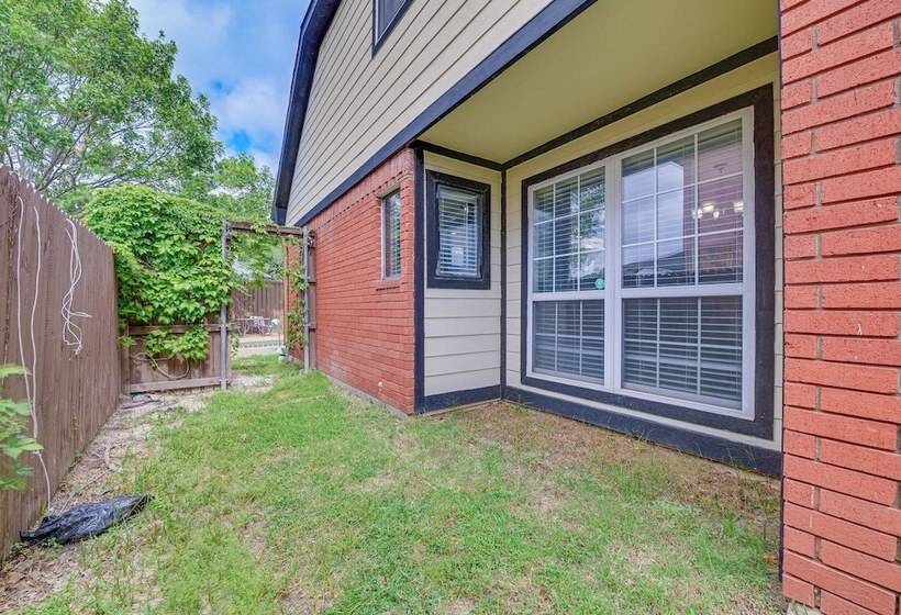 10 Mi To Lake Lewisville: Carrollton Home W/ Pool