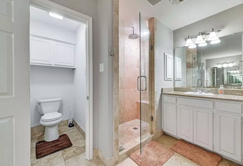 10 Mi To Lake Lewisville: Carrollton Home W/ Pool