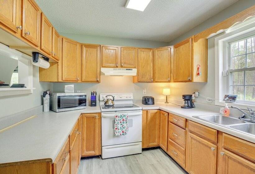 Charming Little River House < 7 Mi To Beach!