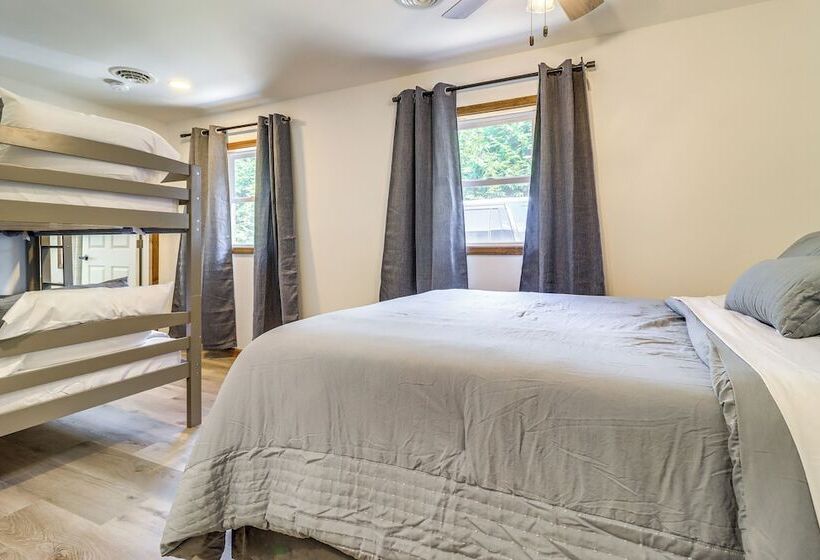 Cozy Grass Lake Home W/ Patio, Fire Pit & Kayaks!