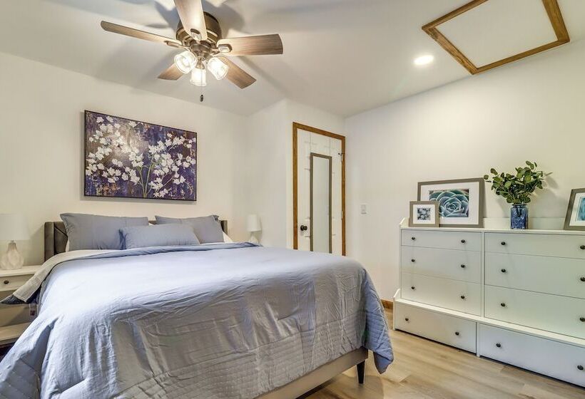 Cozy Grass Lake Home W/ Patio, Fire Pit & Kayaks!