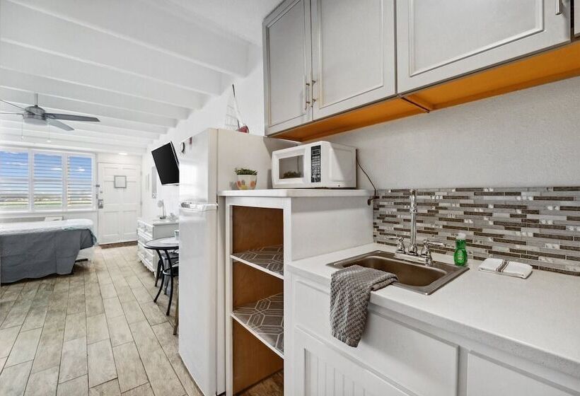 Fontainebleau 706 By Avantstay Beachfront+views