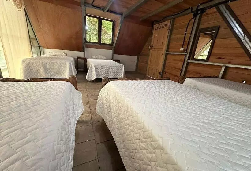 مسافرخانه Yaxlik River Lodge