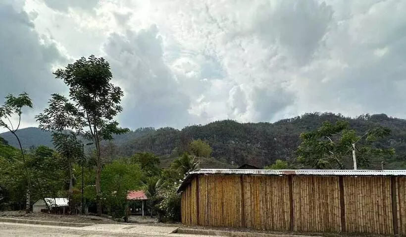 مسافرخانه Yaxlik River Lodge