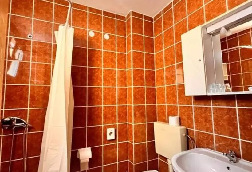 هتل Pansion Tony Pag