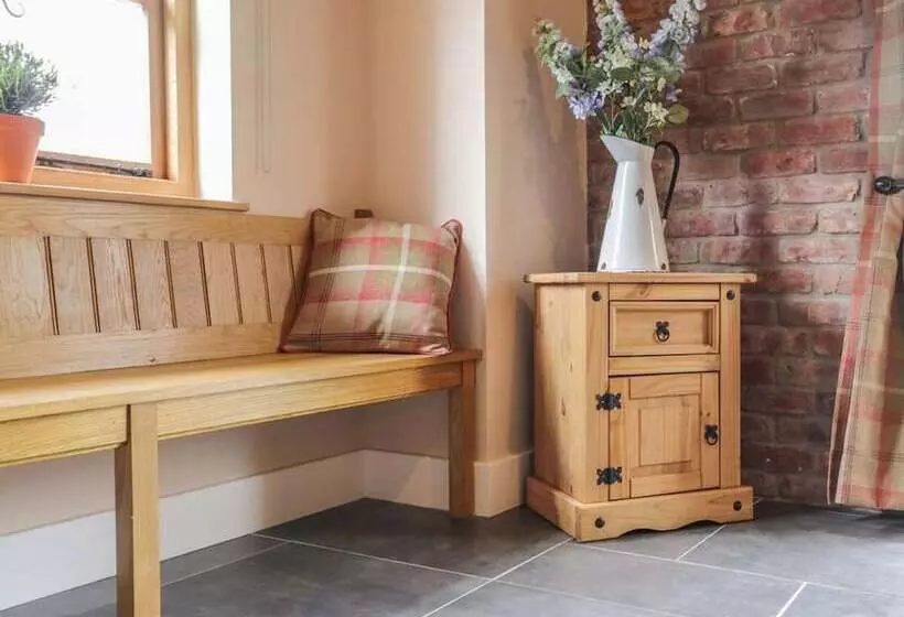 Maaseutuhotelli Cosy Countryside Barn Retreat In Corwen