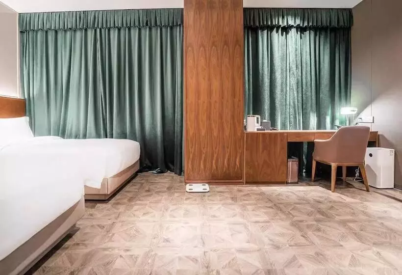 هتل Shanghai Jiusi