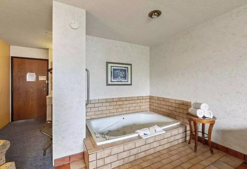 Iron Ridge Inn Motel