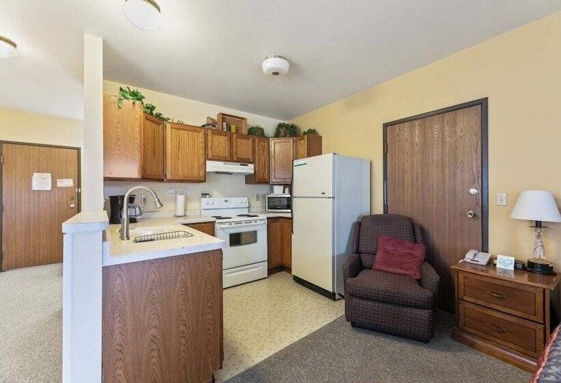 Iron Ridge Inn Motel